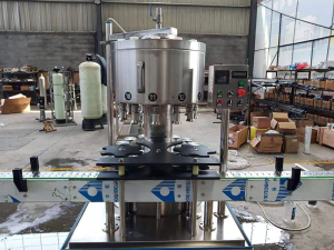 白酒灌裝機(jī)